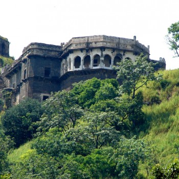 Nashik to Ajanta cabs